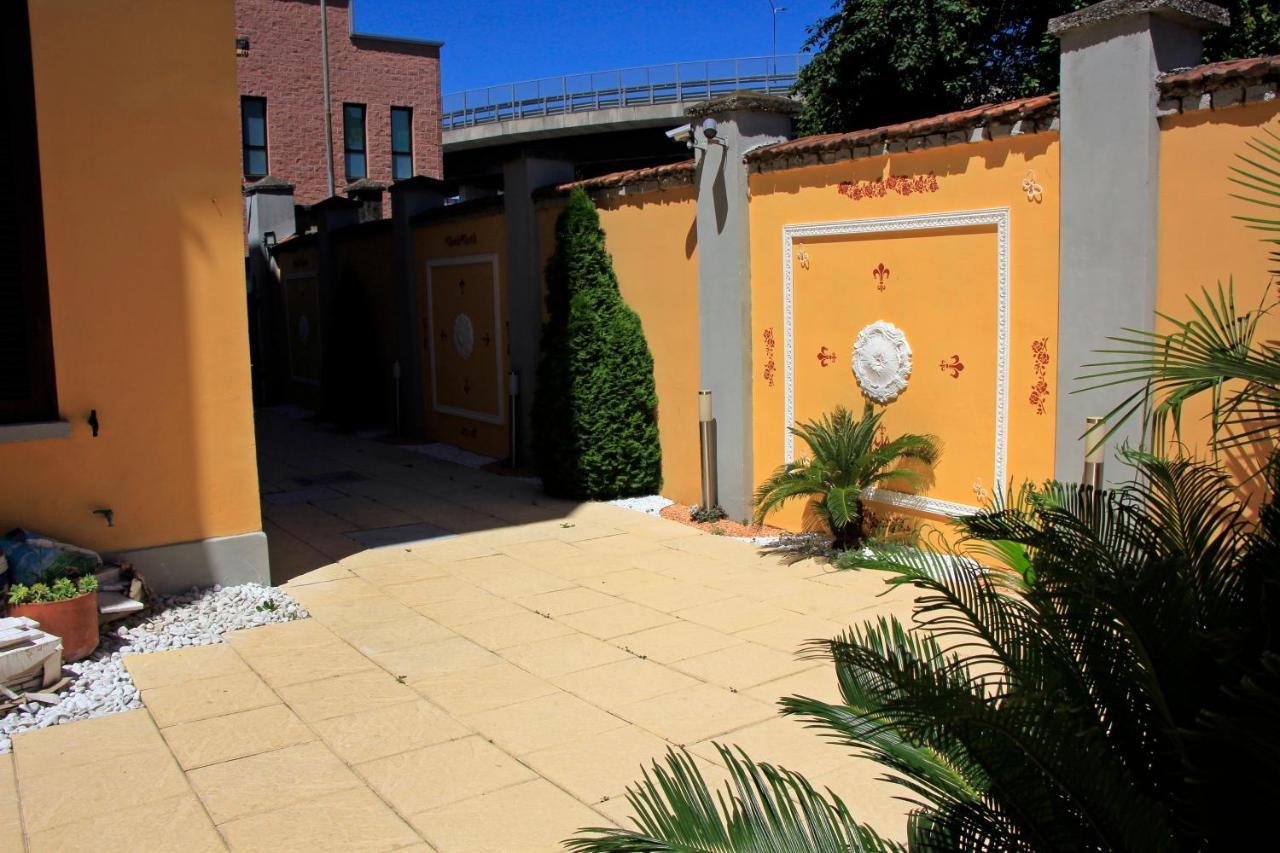Exclusive Passion Acomodação com café da manhã Rho Exterior foto