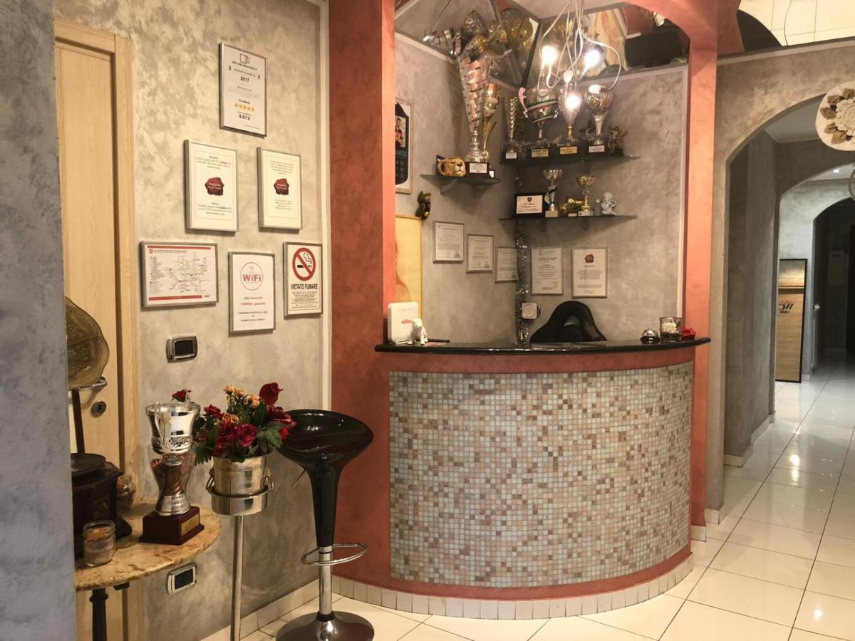 Exclusive Passion Acomodação com café da manhã Rho Exterior foto